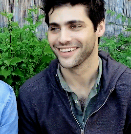 raphaelbane:  matthew daddario smiling 