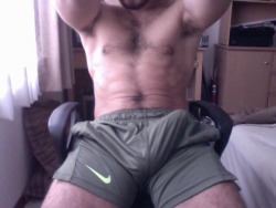 hungjohn42:  big fat bulge