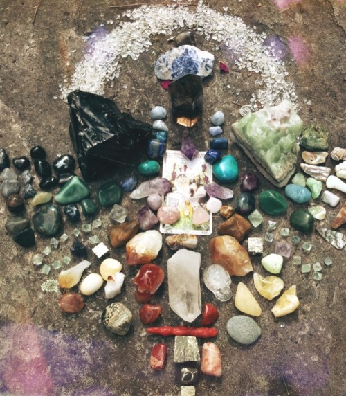 newmoongoddess:Wild Dreams Crystal Grid~ ☽ᴏ☾ Gℴđđℰȿȿ ⋰❦ ẞℒℰsS ☽ᴏ☾Healing & Crystals 