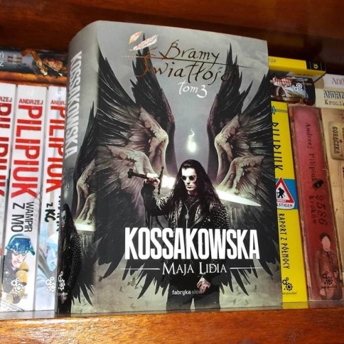 #czytam #terazczytam #currentlyreading #reading #readingbook #fabrykasłów #fabrykaslow #kossakowska 
