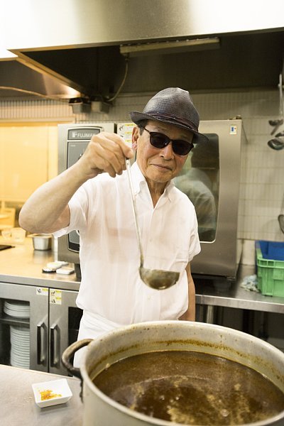 dontrblgme2:  タモリカップのBBQ　3000人分のタレはタモリが自分で作る│NEWSポストセブン