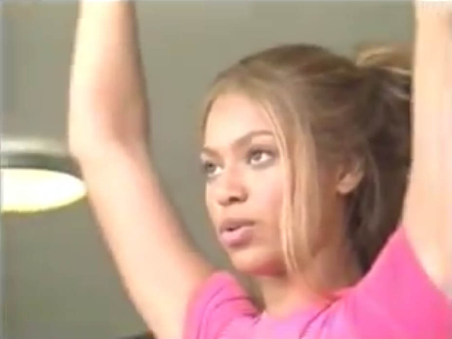 festivemomentspow:  Beyoncé, 2004