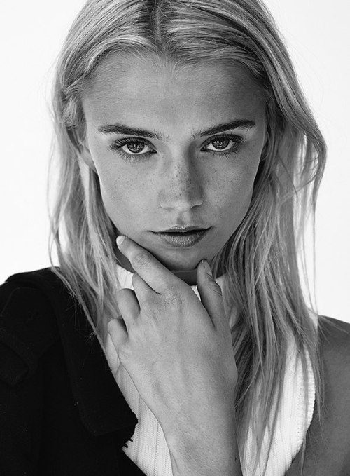https://amazinggirlsphotos.tumblr.com/post/154343705181