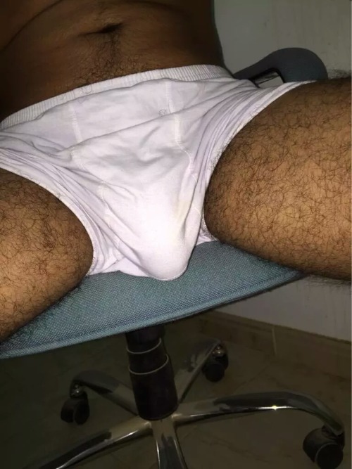Porn photo khald9:  hot-arab-boys:  Horny saudi man.