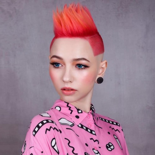 Colorful mohawk #haircut #hairstyle #style #mohawk #hairtrends #undercut #hair #undershave #buzzed #