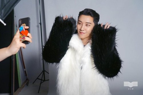 yellow-sprout: 180807 YG_GlobalVIP Twitter Update of Seungri: