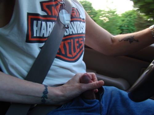 mrshotblonde36candhusband:SO looking forward to warm weather and driving with the top down and his cock up……….