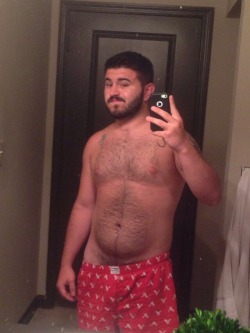 fatguyworld:  That gut is getting round 