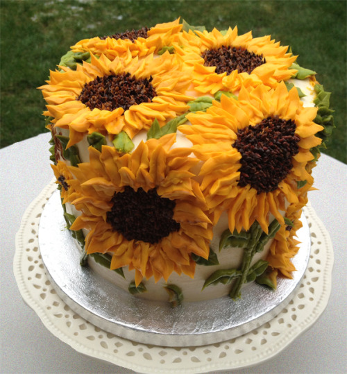 oats-and-yoga:  yogameme:  oats-and-yoga  A vegan cake just for you Sweet Sunflower 
