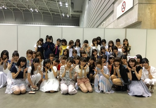 西野七瀬　高山一実　堀未央奈　北野日奈子　伊藤かりん　中元日芽香　伊藤万理華　斉藤優里　伊藤純奈　齋藤飛鳥　渡辺みり愛　深川麻衣　新内眞衣川後陽菜　能條愛未　斎藤ちはる　樋口日奈　秋元真夏　中田花奈　