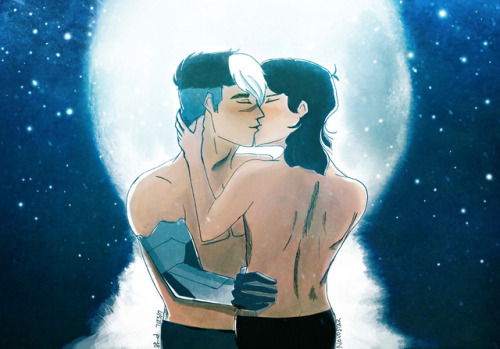 novostar:“Your eyes are so beautiful underneath the moon.”“Hush and kiss me Shiro.” ;)SHEITH Positiv