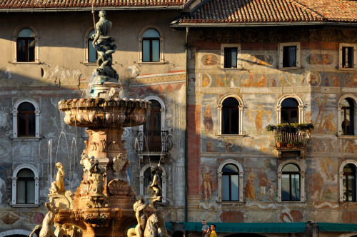 photo-reactive:Trento - Fontana del Nettuno, Italy