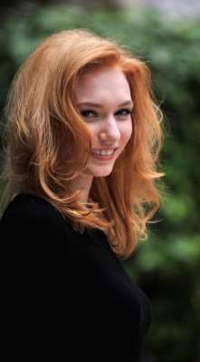 subtleelevation:  Eleanor Tomlinson 