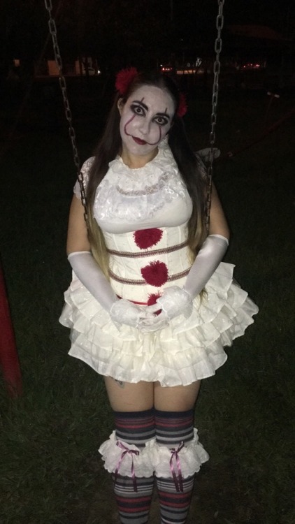 lizzieazul: Algo improvisado pero quedó Pd: falto la peluca y los pupilentes(me dio flojera p