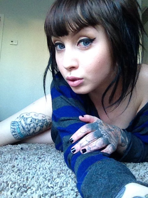 thattwatdeziree:  queenvbeex:  Today’s selfies  FucKKkk 