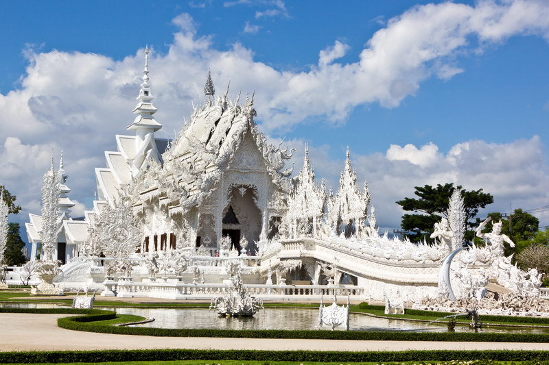 madeleineengland:  Wat Rong Khun, better known to foreigners as the White Temple,