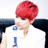 gr8u:  N → red hair 