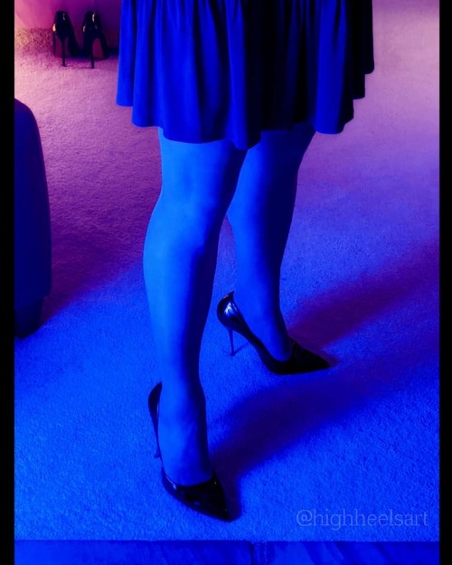 Blue Day #blueday #highheels #highheelpumps #bluedress #stilettos #stilettoheels #stilettopumps #tac