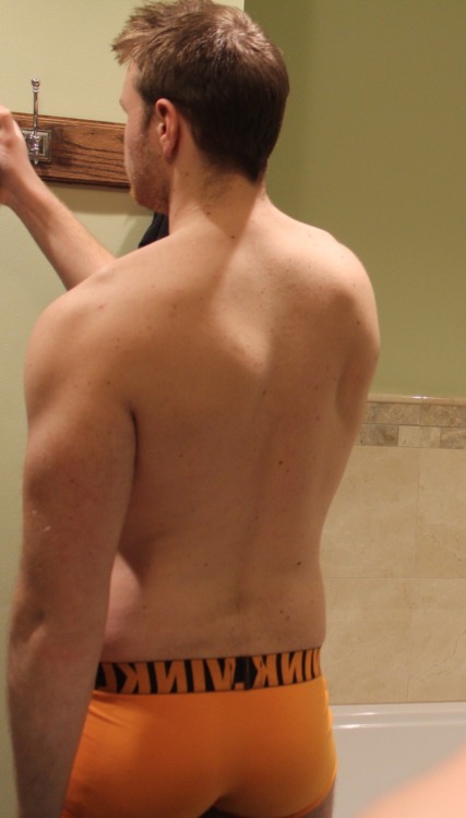 daresaypj: oddinvention:  Well I currently weigh 208lbs .. I told myself I would cut back on all the carbs when I reached 210 but I’m afraid I’m going to loose some of the mass I’ve put on  You look great Brian. 