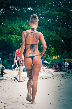 Creepshots:  Too Many Tats On This Beach Hottie? Via @Heynowkingpin Join Creepshots.com