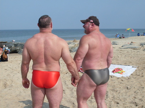 in2bears:  In2bears: 2 hot ass daddies 