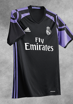 madridistaforever:  Real Madrid’s 3rd kit released | July 29, 2016- buy“The new Real Madrid third kit is a black colourway with purple accents. The design on the shoulders represents the road from the Santiago Bernabéu Stadium to the fountain of