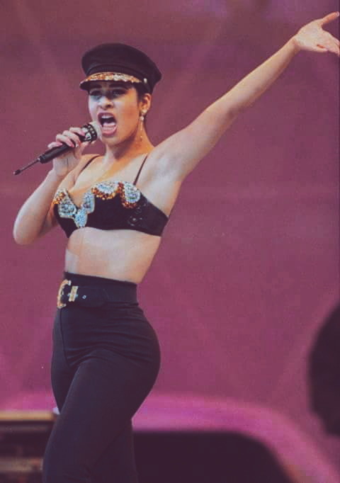 fangirl-4-perla: “Bidi Bidi Bom Bom” Gracias Selena, por poner en alto a toda la comunidad Latina y 
