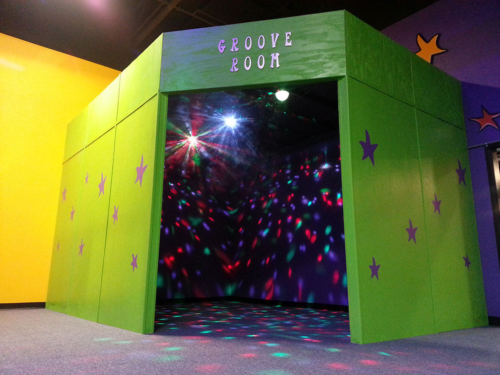 web1995:  http://www.jumpingjacksfunzone.com/gallery.html 