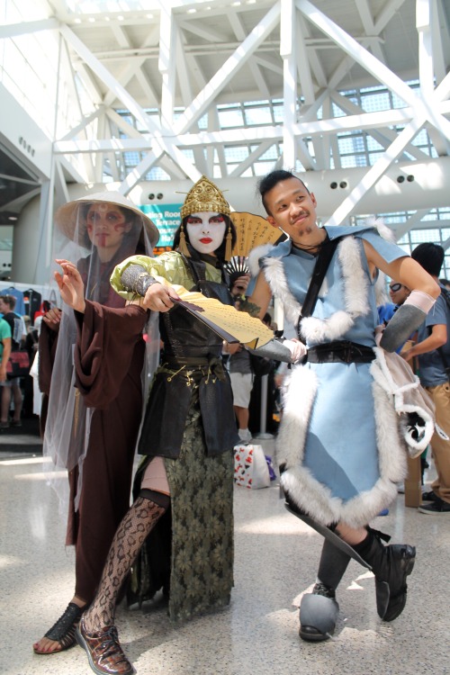 canoncosplayers:  Phenomenal Avatar Cosplay!Cosplayers unknownPhotography: Canon Cosplayhttps://www.facebook.com/CanonCosplayers  Painted Lady Katara is me. The three costumes are made by the Suki cosplayer.