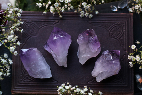 90377:Clear quartz points, amethyst, labradorite and rose quartz pieces are now available at my Etsy