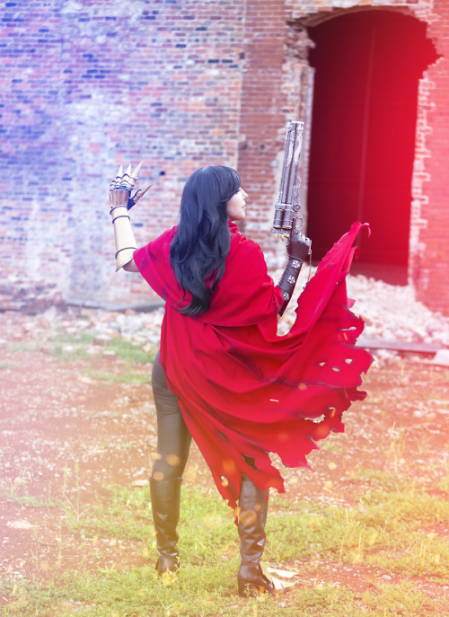 Vincent Valentine. Costume made and worn by Shemayne. Photos by Cubster Cosplay Photography. Cerberu