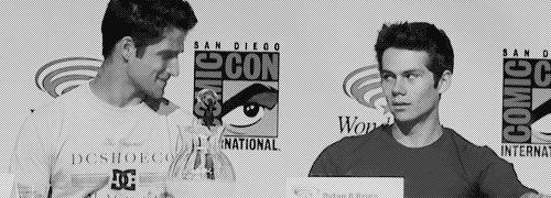 dylanships:  heathyr:  bowie28:  Posey had to pee and Dylan was being the best bro