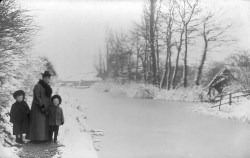 feuille-d-automne:  1905: The canal at Gilling’s