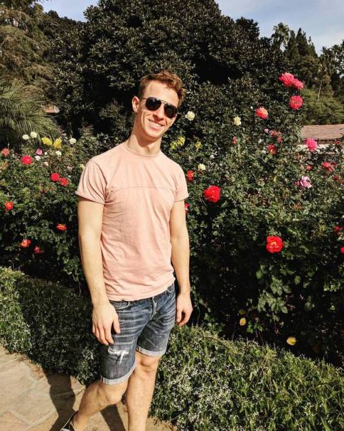 notsafef0rtwerk:Stoppin’ and smellin’, ya know? (at Self-Realization Fellowship Lake Shrine)