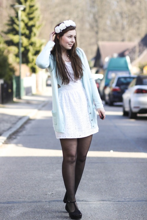 fashionmylegs:  Fashionmylegs Style Picks Dress, Cardigan & Chain: New York | hair ring, Shoes & Rings: H & M 
