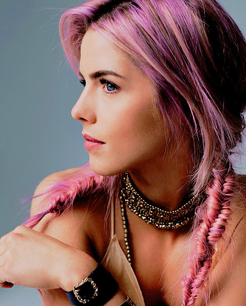 emilyzbett:  emily bett rickards for mane addicts  