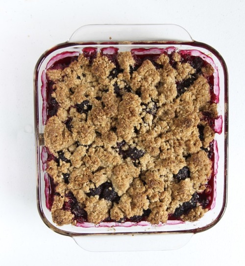foodffs:  Classic Blackberry CrispFollow for recipesGet your FoodFfs stuff here