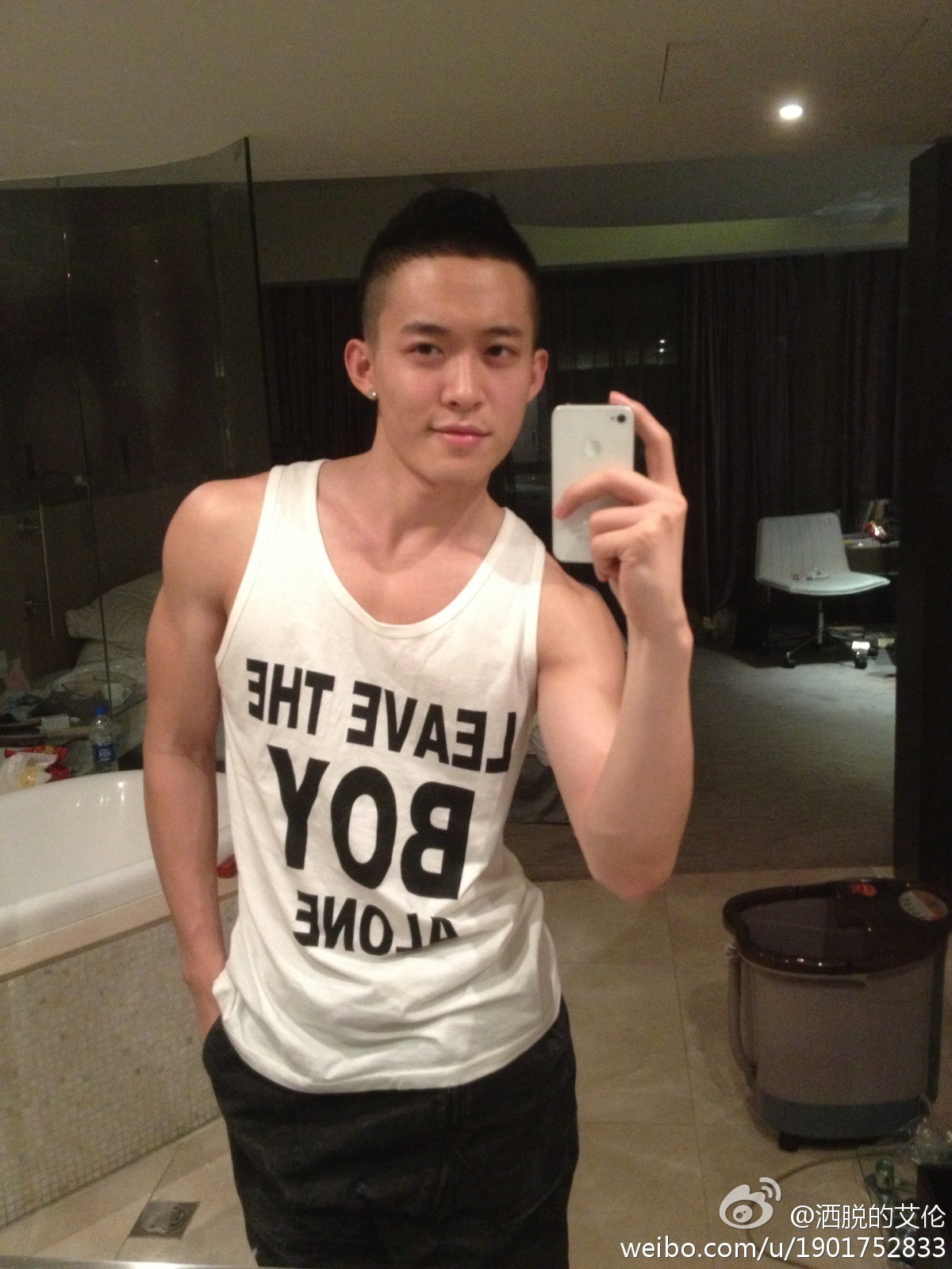 vernonlqchan:  Chinese hottie Allen Yu! A university student who study in America.