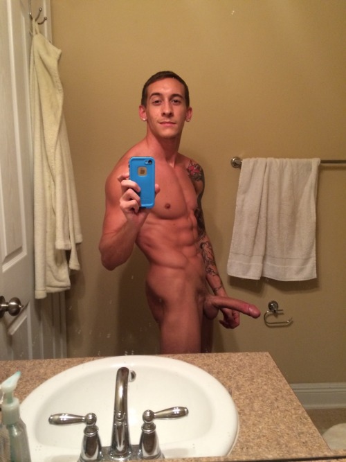 militarybromo: 2gaylovers: bigmanyy:BEAUTIFUL HUGE THICK HORSE DICK!! This guy or a guy using hi