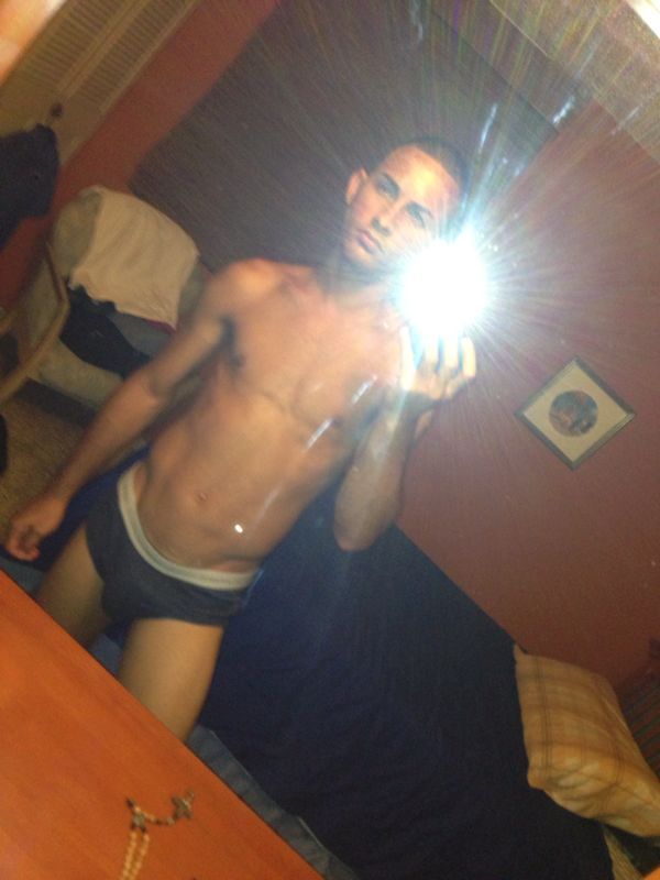 surfboy31:  bbellaqueo:  Quien lo conose quiero ese culo  Tiren sitios, además de