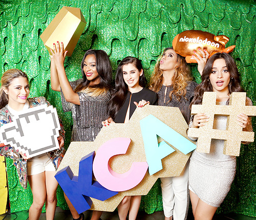 celebritiesofcolor:Fifth Harmony pose backstage at Nickelodeon’s 28th Annual Kids’