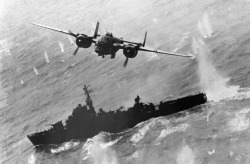 georgy-konstantinovich-zhukov: “A North American B-25 makes a bomb run on a Japanese destroyer escort off Formosa in April of 1945.” (USAF) 