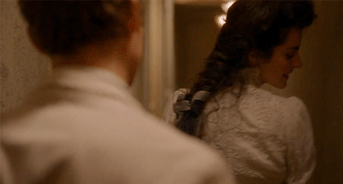 dearly: Noémie Merlant in Curiosa (2019)