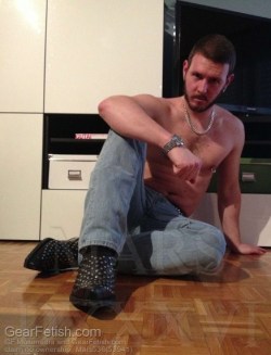 https://69.media.tumblr.com/f28bcf288569655a065e9a0d6746a3a7/tumblr_mox3mv6fNk1ssouy3o1_500.jpg
