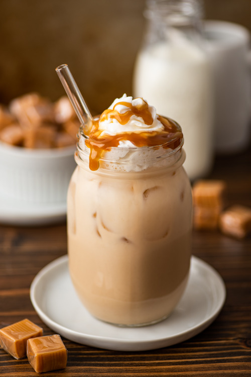 https://bakingmischief.com/iced-caramel-latte/Iced Caramel Latte - Make your own sweet and creamy ic
