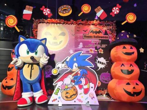 msfluffyninja7: Halloween at Sega theme park in Japan