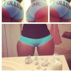 DaMN SHE THICK