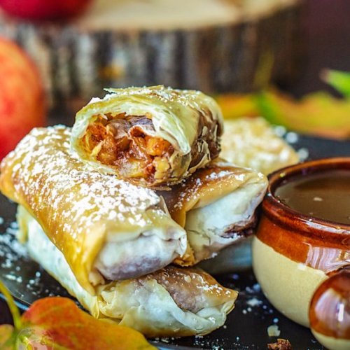 dessertgallery: Swedish Apple Pie Fillo Rolls-Your source of sweet inspirations! || BAKEDECO = Your 
