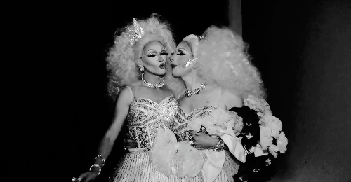 arey0usatisfied:  i love pearl & trixie