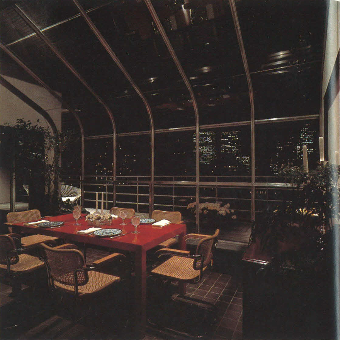 80sretroelectro:  Rooftop apartment by Robert Stern, 70s design, photographed in